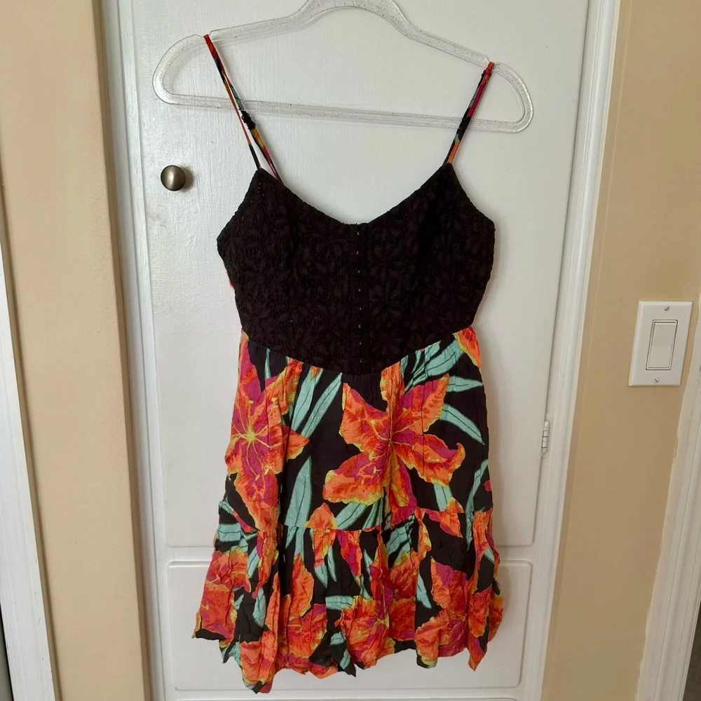 Billabong Sunny Bliss Crochet Bodice Dress - EUC - Picture 2 of 6